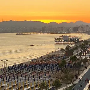 Aparthotel Wave Beachfront, Durres